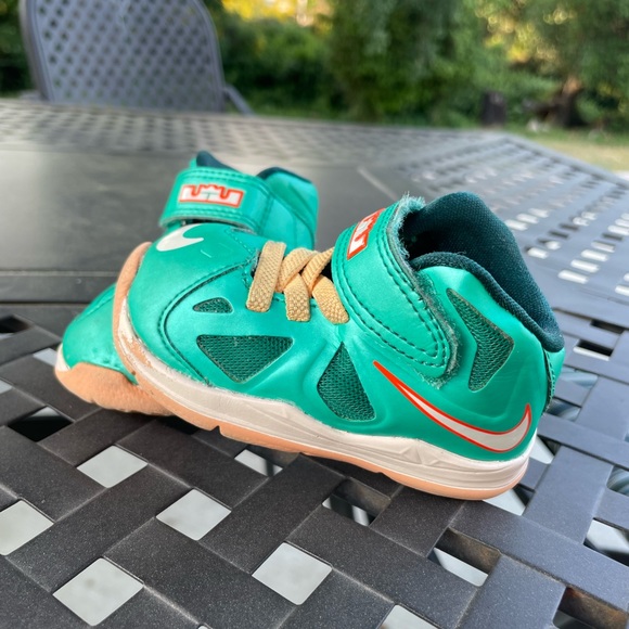 Nike LeBron James X, toddler, 5C - Picture 3 of 7